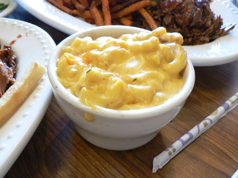 A dish of macaroni and cheese.